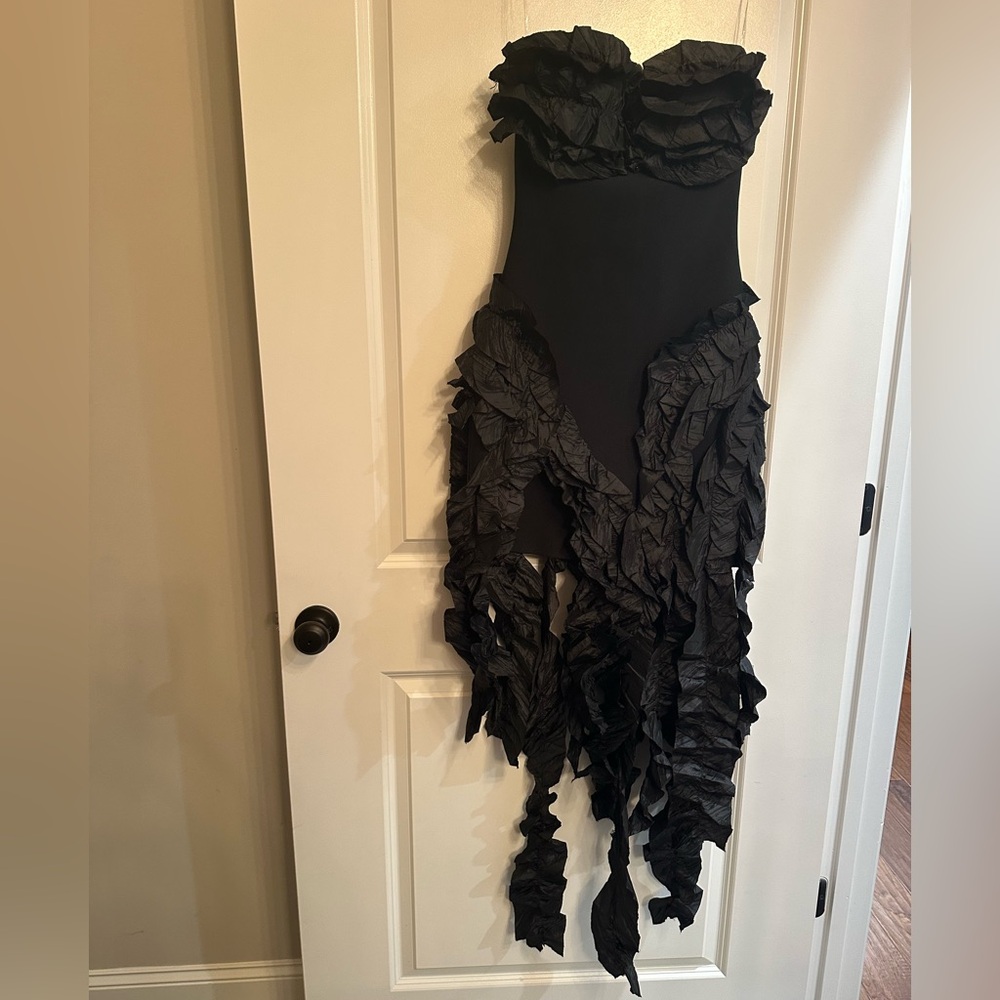 Nova Luxe Elegant Black Strapless Dress